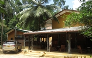 ภายนอกอาคาร 4 Sinharaja Birder's Lodge