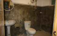 Toilet Kamar 4 Green Banana Mirissa