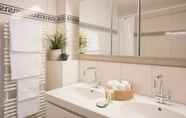 Toilet Kamar 4 Top city center location by Airhome