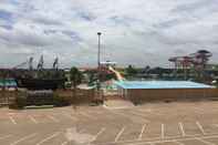 Swimming Pool Domon Hotel