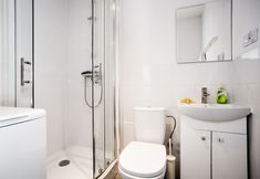 In-room Bathroom 4 P&O Apartments Zgoda