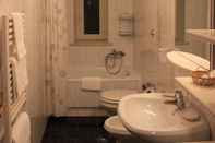 In-room Bathroom Il Focolare