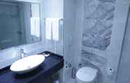 In-room Bathroom 7 Sirin Park Hotel