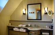 In-room Bathroom 7 Moose Hotel And Suites