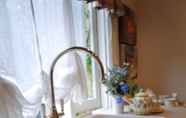 In-room Bathroom 4 Athelney Cottage