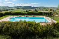 Swimming Pool Villa Coralia