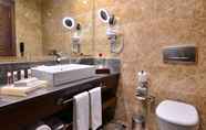 In-room Bathroom 4 Clarion Hotel Istanbul Mahmutbey