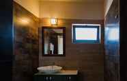 Phòng tắm bên trong 7 Hotel Sias Resort