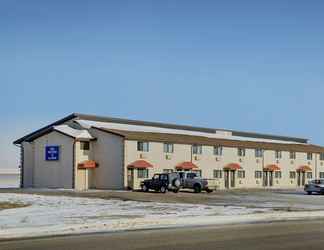 Exterior 2 Nova Inn Kindersley