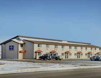 Exterior 2 Nova Inn Kindersley