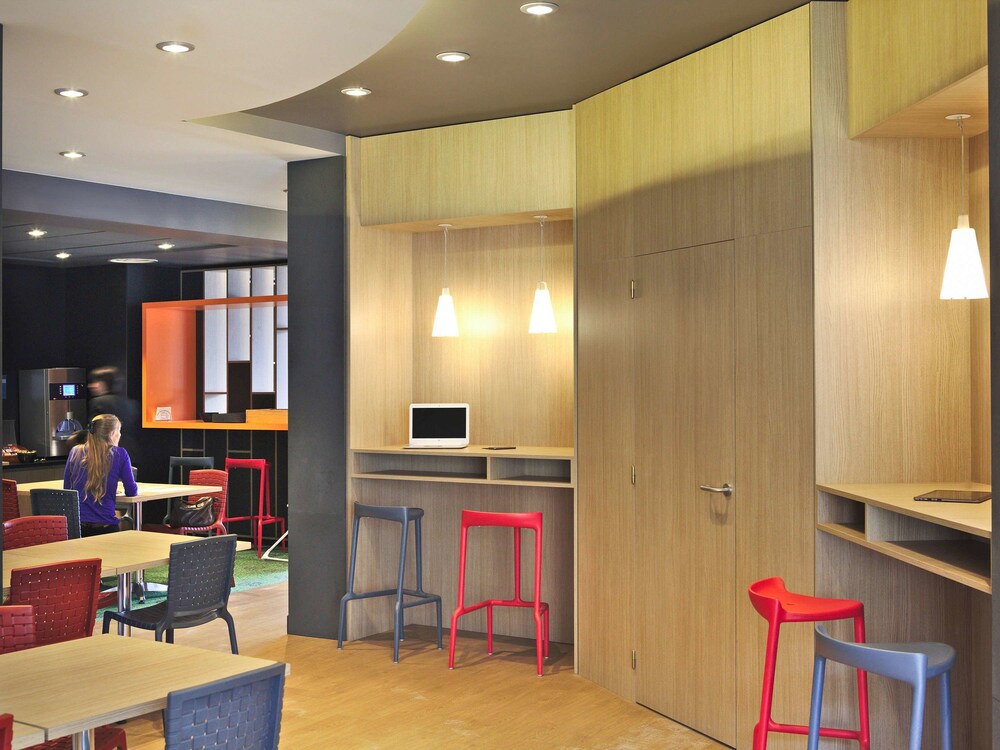 Lobi 2 ibis Styles Moulins Centre