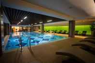 Swimming Pool Royal Stay Palace Hotel