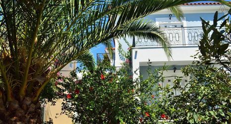 Exterior 2 Dryoussa Apartments