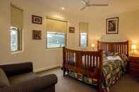 ห้องนอน Royal Hotel Springwood