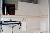 In-room Bathroom Hotel Restaurante Verdia