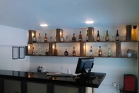 Bar, Cafe and Lounge La Vida Residency Suites