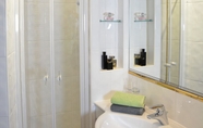 In-room Bathroom 7 Appartements Aurikel Corso