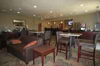 Bar, Cafe and Lounge Cobblestone Hotel & Suites – Devils Lake