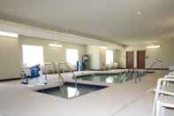 Swimming Pool Cobblestone Hotel & Suites – Devils Lake