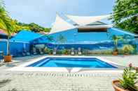 Swimming Pool Blue Iguana