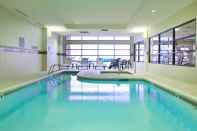 Swimming Pool Courtyard by Marriott Seattle Everett Downtown