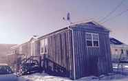 Exterior 3 Lands End Beach Cottage