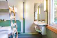 In-room Bathroom ibis budget Sucy en Brie