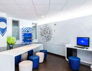 Lobby 2 ibis budget Paris Porte de Vincennes