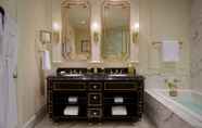 ห้องน้ำภายในห้อง 7 Waldorf Astoria Washington DC