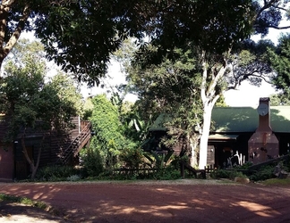 Exterior 2 Treehouse Cottage