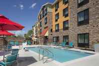 Swimming Pool TownePlace Suites by Marriott Swedesboro Philadelphia