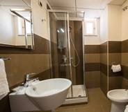 In-room Bathroom 3 Hotel Stella Maris Terme & Beauty