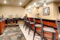 Bar, Kafe, dan Lounge Cobblestone Inn & Suites - Altamont