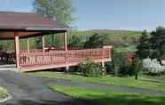 Exterior 5 The Lodge at Chalk Hill