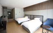 Kamar Tidur 5 Pinehills Hotel