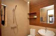 Toilet Kamar 2 Thai Island Dream Estate