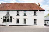 Exterior The White Hart, Overton