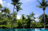 Swimming Pool Villa Avalon