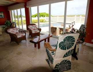 Lobby 2 Luxury Oceanfront Estate