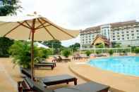 Swimming Pool Arawan Riverside Hotel