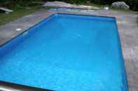 Swimming Pool Davis Brook Retreat