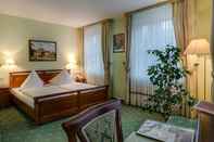 ห้องนอน Hotel zur Burg