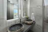 Toilet Kamar Hill & Sea View Villas