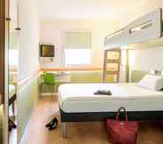 Bedroom 6 ibis budget Orly Chevilly Tram 7