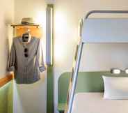 Bedroom 3 ibis budget Orly Chevilly Tram 7