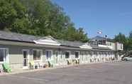 Exterior 2 Haileybury Beach Motel