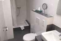 Toilet Kamar Pension im Wirtshaus Himberg