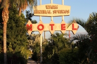 ภายนอกอาคาร Warm Mineral Springs Motel