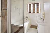 Toilet Kamar Garvies Surf House