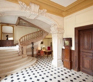 ล็อบบี้ 5 Château Saint-Michel, The Originals Relais (Relais du Silence)